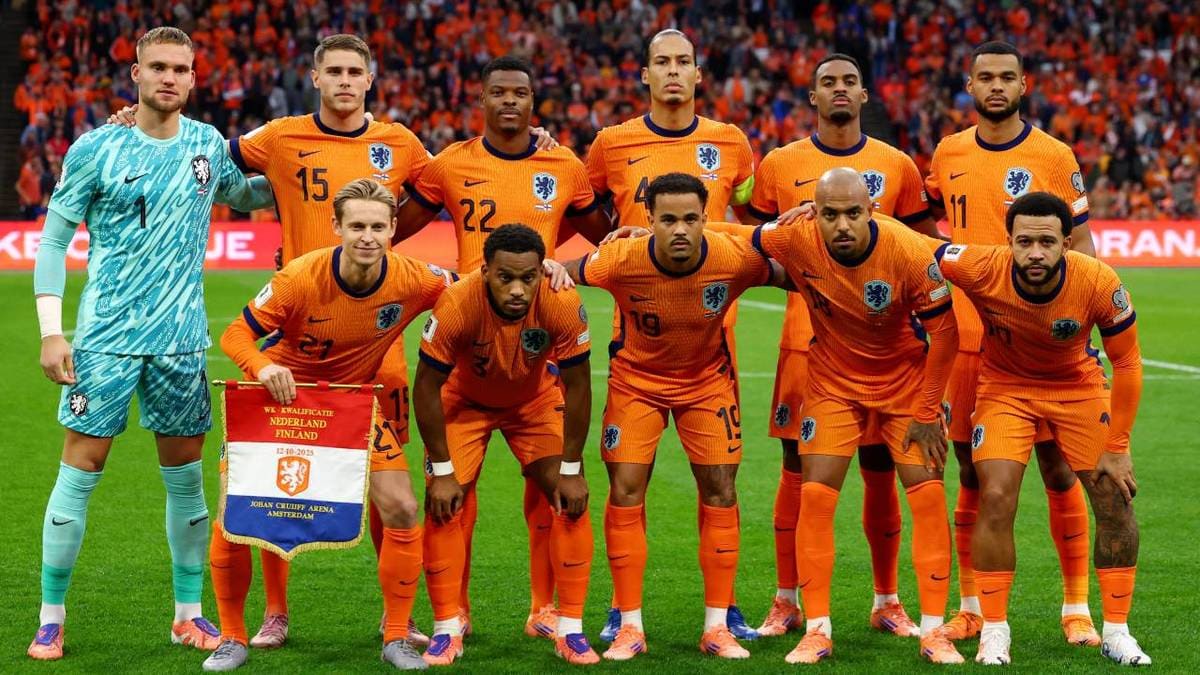 team photo for Hollandia